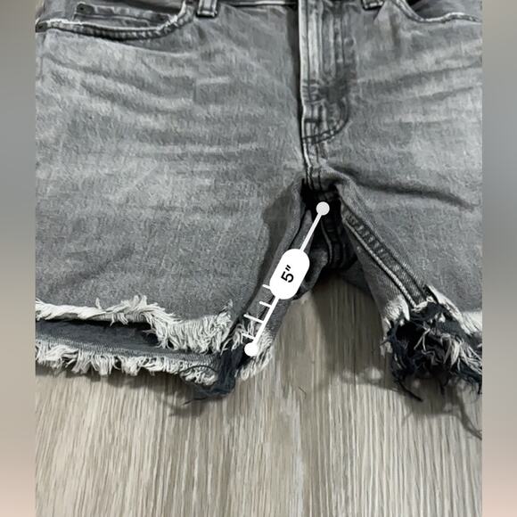 Everlane Gray Charcoal Wash Raw Hem Mid Rise Denim Jean Shorts Size 27 - Picture 9 of 9